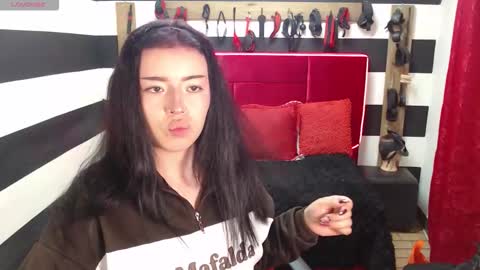 Marian online show from September 2025 02:55:02 AM