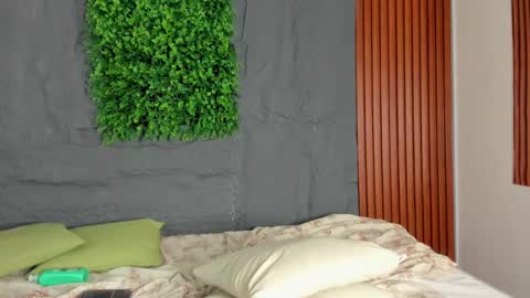 Marian online show from March 2025 05:03:02 PM