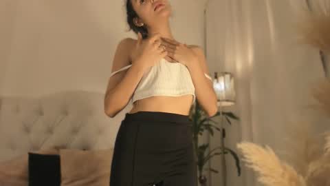 Snapshot of marian_skinny chatting on December 2025 03:22:02 AM Marian online show from December 2025 03:22:02 AM