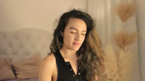 Snapshot of marian_skinny chatting on February 2026 04:43:02 AM Marian online show from February 2026 04:43:02 AM