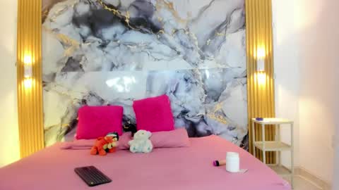 mariana_16_ online show from February 2026 01:59:01 PM