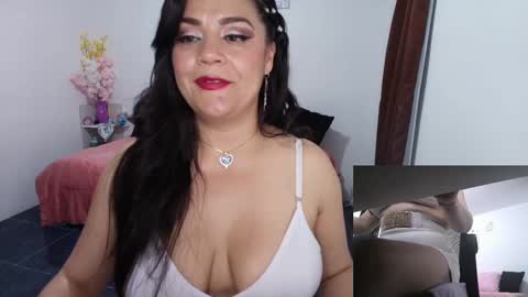 Snapshot of mariana_beltrann chatting on September 2025 05:12:01 AM Mariana online show from September 2025 05:12:01 AM