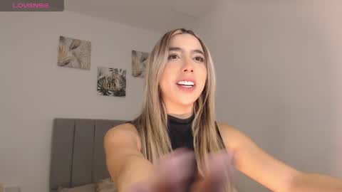 Mariana online show from April 2026 01:03:01 AM