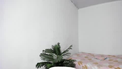 Snapshot of mariana_laurent1 chatting on May 2026 05:12:01 AM Mariana online show from May 2026 05:12:01 AM
