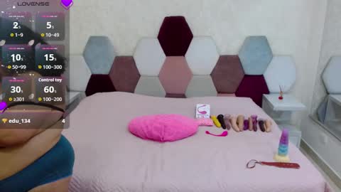 Snapshot of marianabbw_ chatting on September 2025 04:12:01 PM mariana online show from September 2025 04:12:01 PM