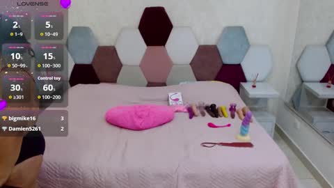 Snapshot of marianabbw_ chatting on October 2025 06:37:01 PM mariana online show from October 2025 06:37:01 PM