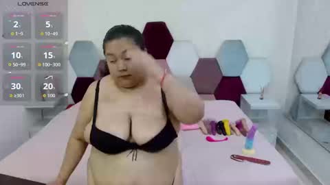 Snapshot of marianabbw_ chatting on October 2025 06:09:01 PM mariana online show from October 2025 06:09:01 PM