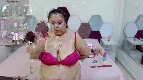 Snapshot of marianabbw_ chatting on November 2025 06:08:01 PM mariana online show from November 2025 06:08:01 PM