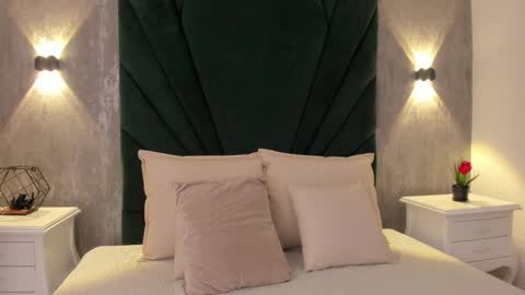 Mariana online show from December 2024 08:39:01 PM