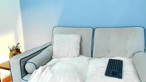 Mariana Vargas online show from October 2025 02:28:02 PM