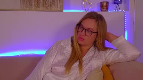 Maria online show from March 2025 02:06:02 AM