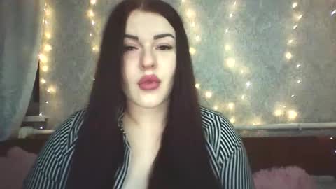 mariangloom online show from April 2026 08:20:01 PM