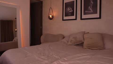 MARIANA  online show from September 2025 10:34:02 PM