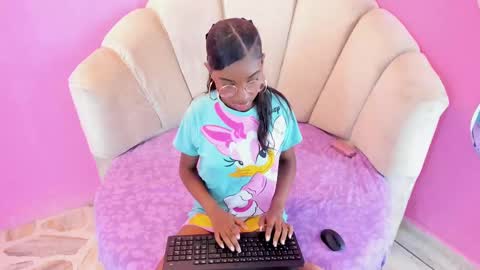 Snapshot of marianrosse chatting on September 2025 09:25:02 PM marianrosse online show from September 2025 09:25:02 PM