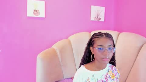 Snapshot of marianrosse chatting on October 2025 08:38:02 PM marianrosse online show from October 2025 08:38:02 PM