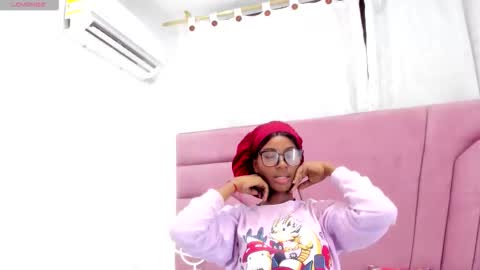 Snapshot of marianrosse chatting on October 2025 07:47:01 PM marianrosse online show from October 2025 07:47:01 PM