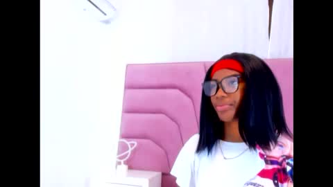 Snapshot of marianrosse chatting on November 2025 07:48:02 PM marianrosse online show from November 2025 07:48:02 PM