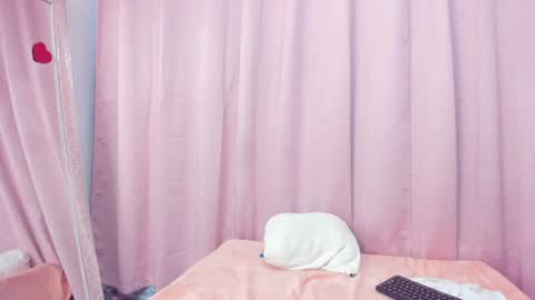 Snapshot of marianrosse chatting on June 2026 12:10:01 PM marianrosse online show from June 2026 12:10:01 PM