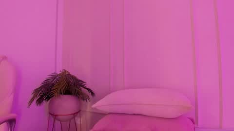 Maria Pettit online show from February 2025 12:17:02 PM