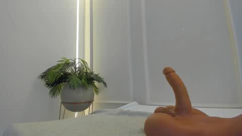 Maria Pettit online show from February 2025 12:27:02 PM