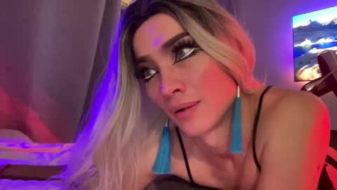 Mari online show from December 2024 01:54:02 PM