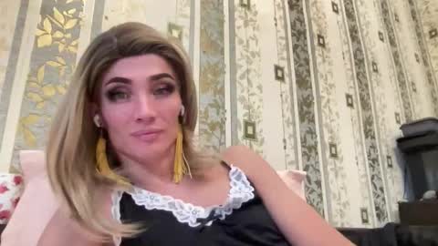 Mari online show from November 2025 10:24:01 AM