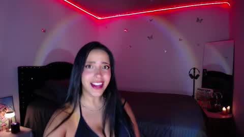 Nicolle online show from March 2025 12:21:01 AM