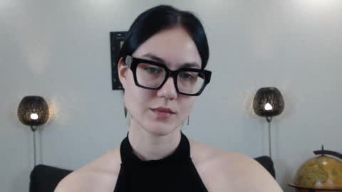 Marie Fitch online show from November 2025 02:01:02 AM