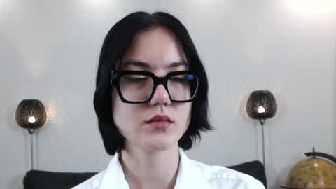 Marie Fitch online show from November 2025 04:01:01 AM