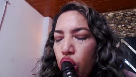 marie_hss online show from October 2025 08:35:01 AM