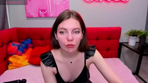 Snapshot of marie_reyes_ chatting on December 2025 01:57:02 AM Mary 3 online show from December 2025 01:57:02 AM