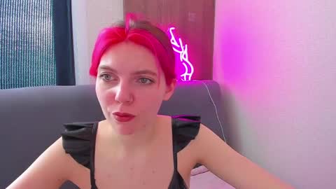 Snapshot of marie_reyess chatting on April 2026 06:08:01 AM Marie 3 online show from April 2026 06:08:01 AM
