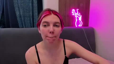 Snapshot of marie_reyess chatting on April 2026 05:29:01 AM Marie 3 online show from April 2026 05:29:01 AM