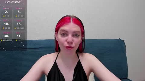 Snapshot of marie_reyess chatting on June 2026 05:43:01 AM Marie 3 online show from June 2026 05:43:01 AM