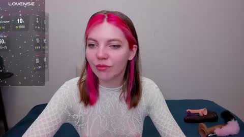 Snapshot of marie_reyess chatting on June 2026 06:12:01 AM Marie 3 online show from June 2026 06:12:01 AM