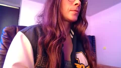 Mariie online show from February 2025 07:10:02 PM