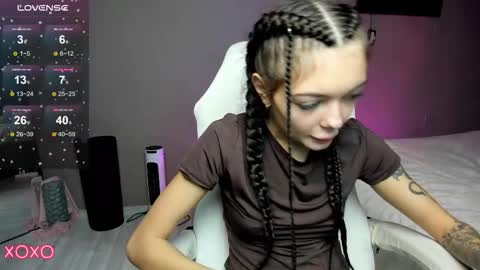 Maria  online show from October 2025 10:06:01 AM