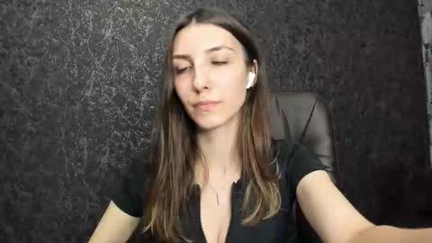 marielleanker online show from September 2025 09:25:02 PM