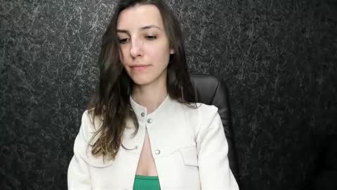 marielleanker online show from September 2025 01:51:01 AM