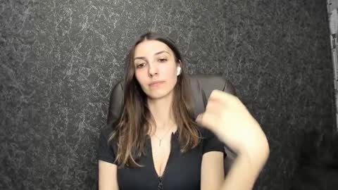 marielleanker online show from September 2025 04:06:01 AM