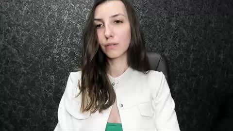 marielleanker online show from September 2025 02:11:02 PM