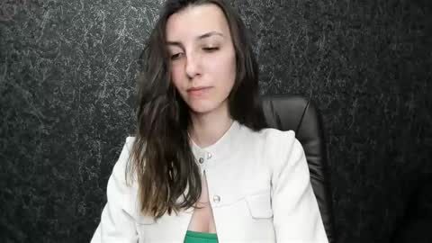 marielleanker online show from October 2025 03:43:01 PM