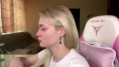 Hey Im Ash  I think together we can hit first 10 thumbs up online show from March 2026 09:06:02 AM