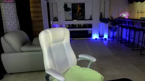 Snapshot of mariemlui chatting on July 2026 02:25:02 PM mariemlui online show from July 2026 02:25:02 PM