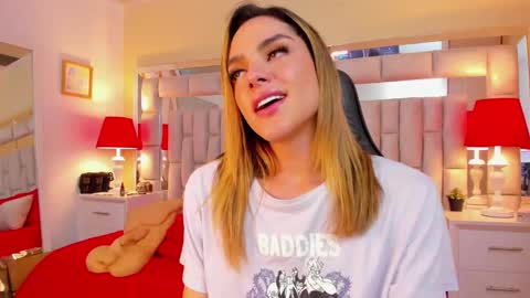 mariiahneedles online show from January 2025 10:29:02 PM