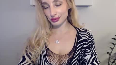 MarilynDevilish online show from December 2024 09:38:01 PM