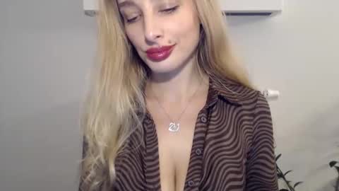 MarilynDevilish online show from December 2024 06:45:01 PM