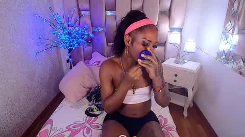 Nathaly online show from November 2025 05:42:01 PM