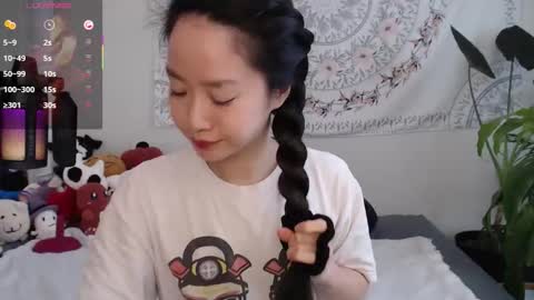 Snapshot of marissapeach chatting on May 2026 01:19:01 PM MarissaPeach online show from May 2026 01:19:01 PM