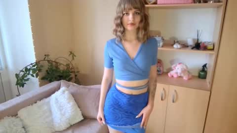 Alice  online show from November 2025 08:02:01 AM